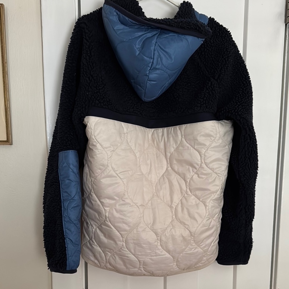 Nike Black and Cream Puffer Jacket with Hood and Full-Length Zipper - Picture 7 of 10